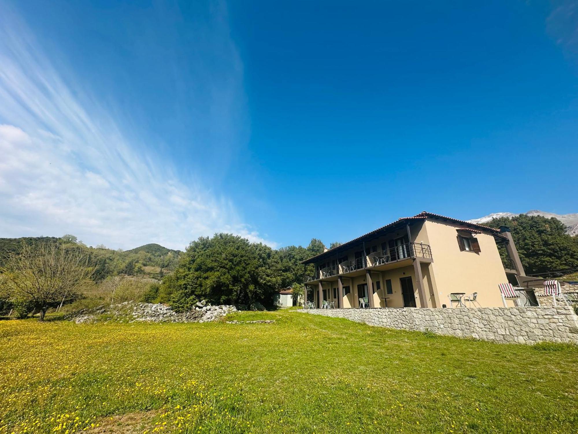 Tzoumerka Spirits Vourgareli Exterior foto